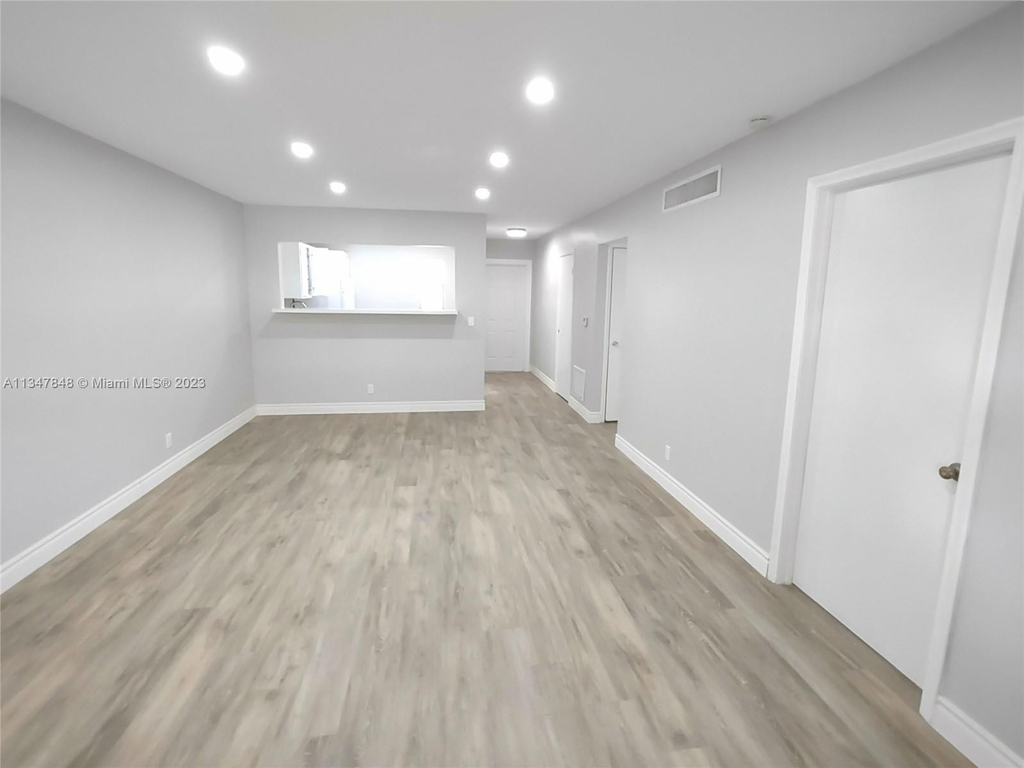 125 Sw 1st Ave - Photo 12