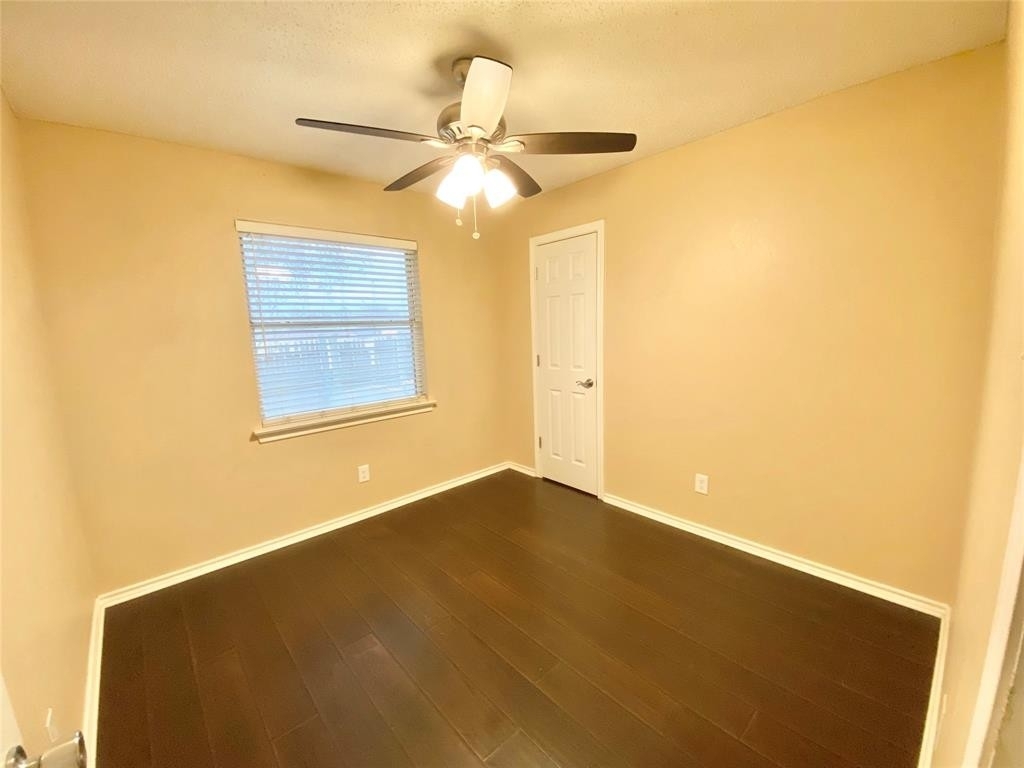 6310 Royal Springs Drive - Photo 11