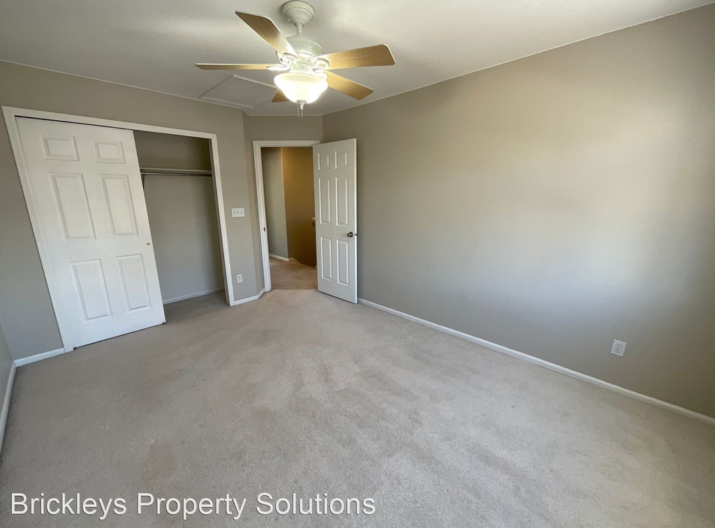 6422 Elsinore Dr - Photo 16