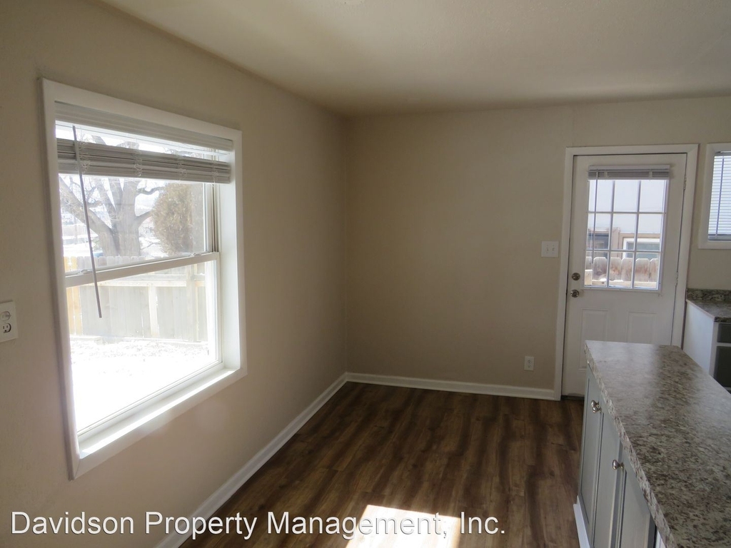 1120 E. Fountain Blvd - Photo 2