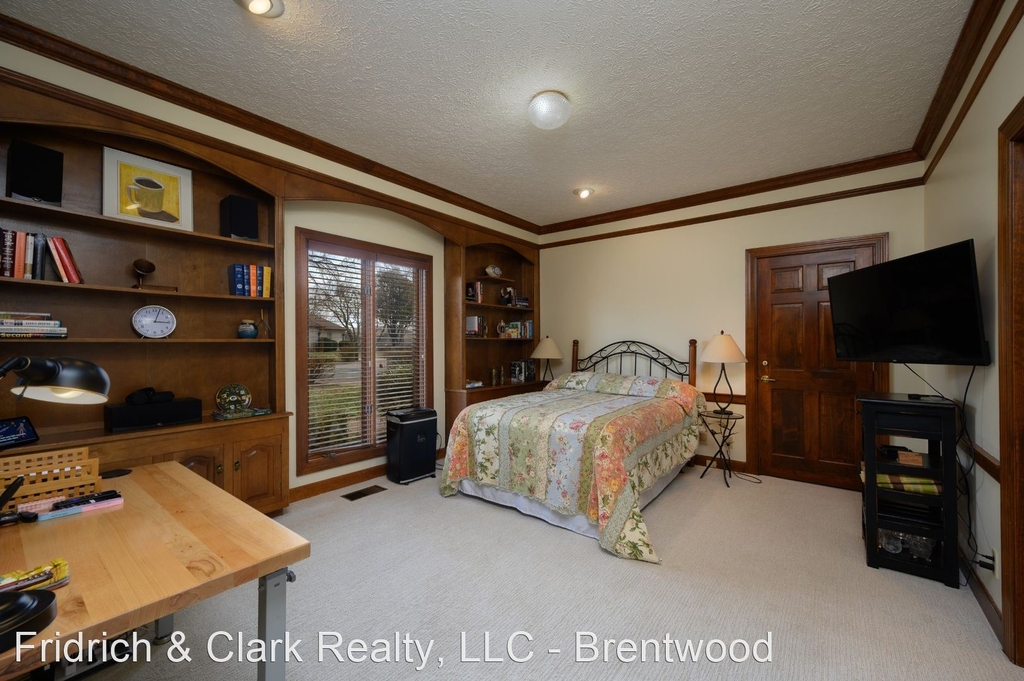 905 Fireside Ct - Photo 34