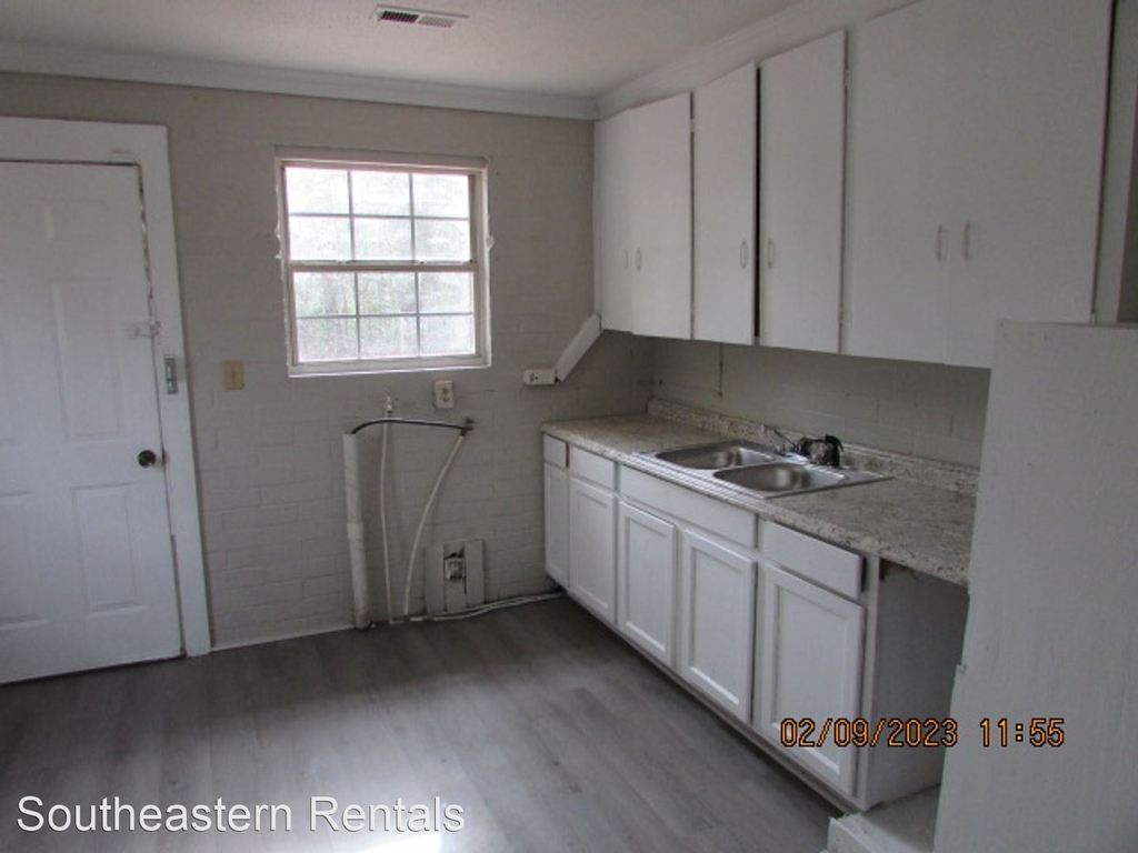 401 Highland Ave - Photo 2