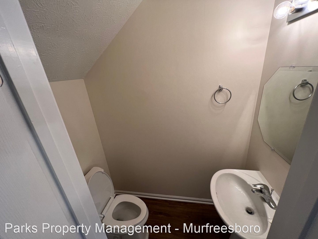 1305 Amsterdam Ct - Photo 3