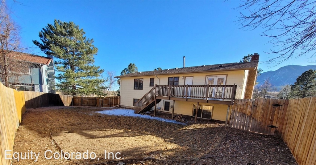 3530 Clubheights Drive - Photo 6