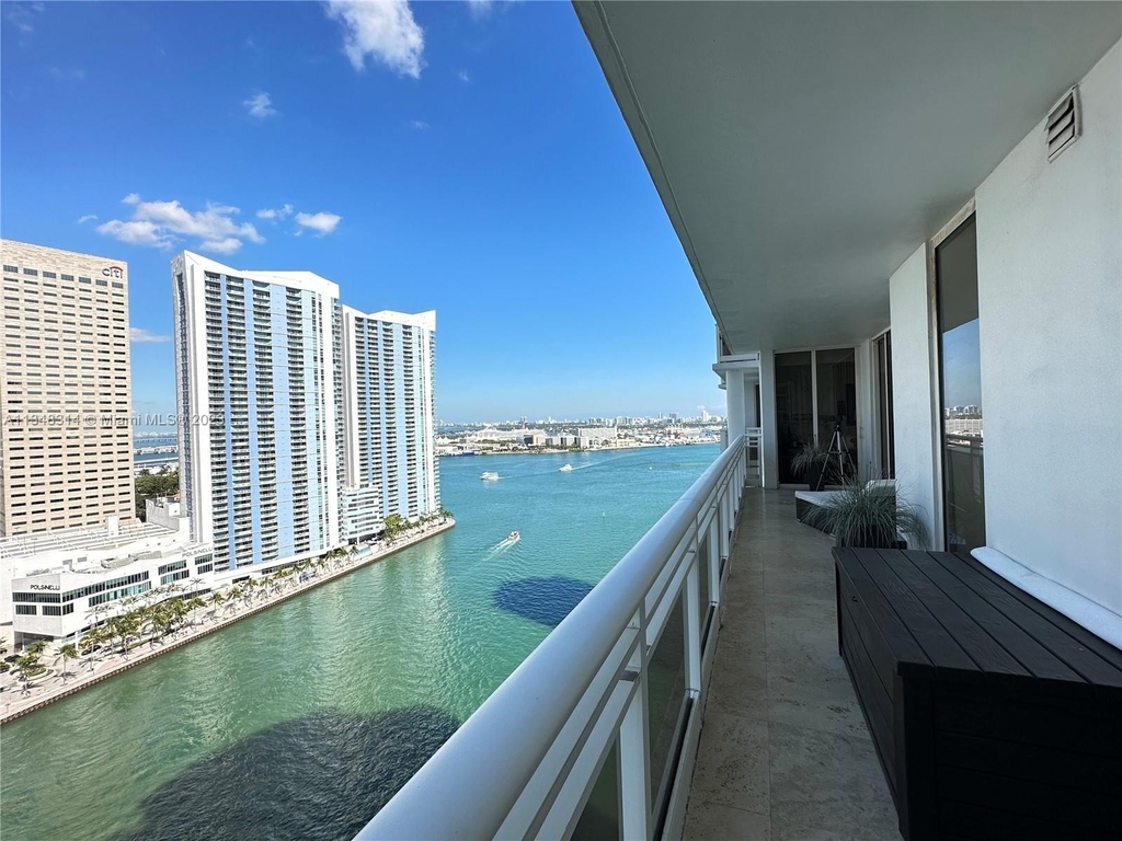 901 Brickell Key Blvd - Photo 19