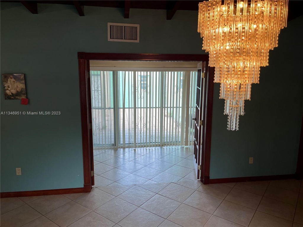 6340 Sw 58th Ave - Photo 9