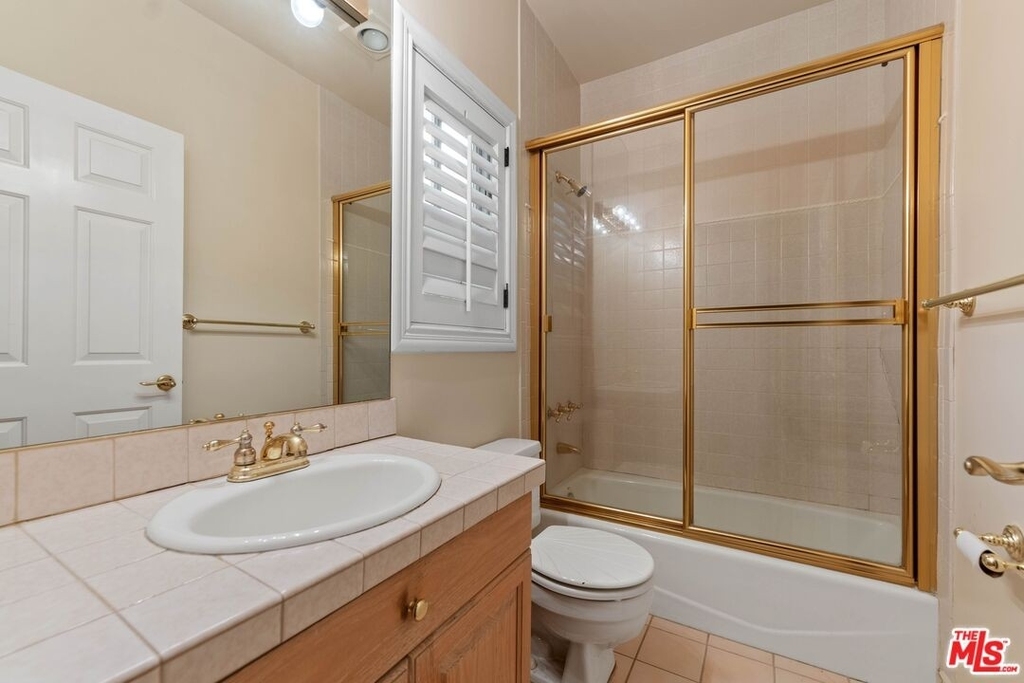 4440 Hayvenhurst Ave - Photo 23