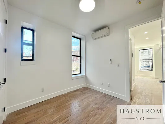 1027 Putnam Avenue - Photo 3