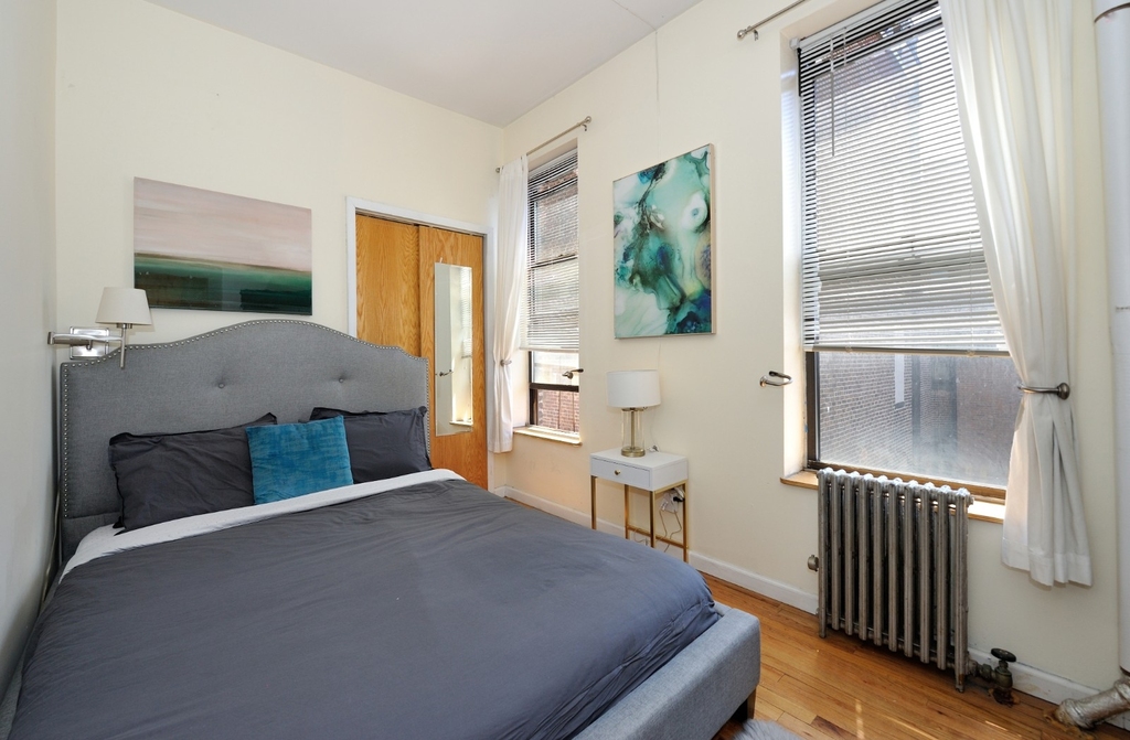 690 Ninth Avenue - Photo 9