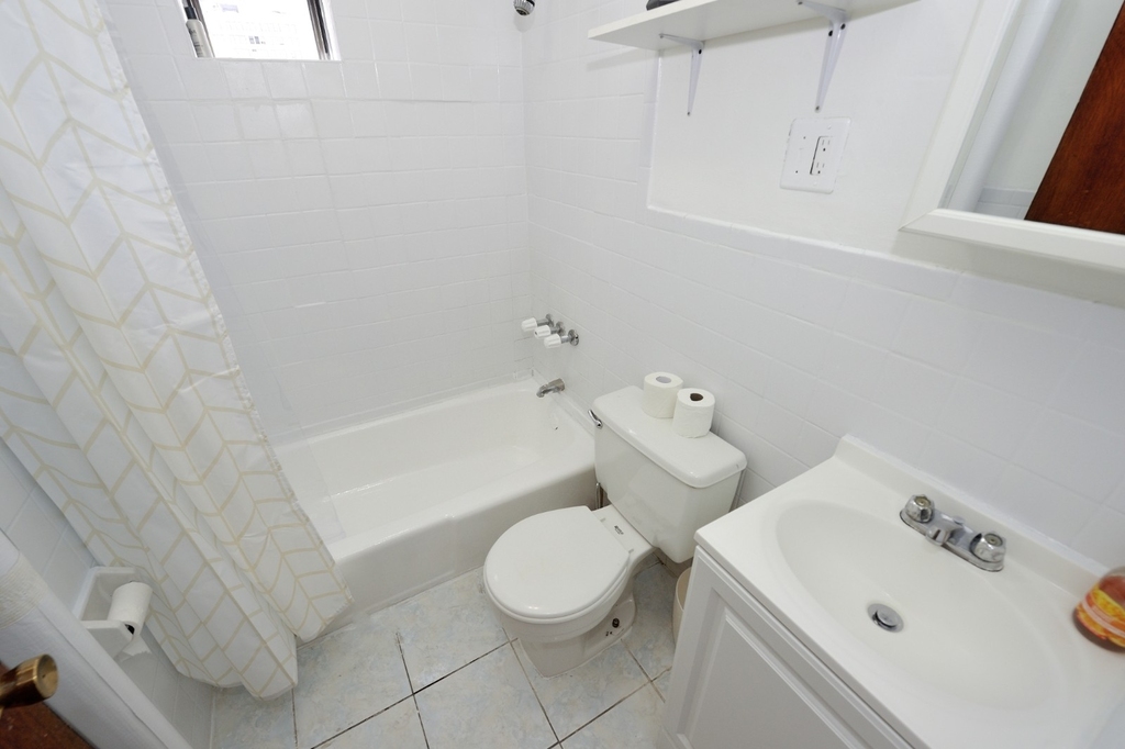 690 Ninth Avenue - Photo 12