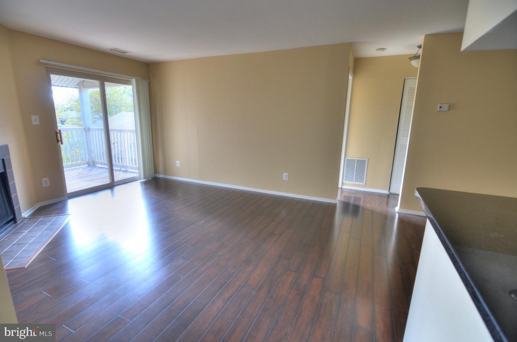 1793 Jonathan Way #1793-l - Photo 3