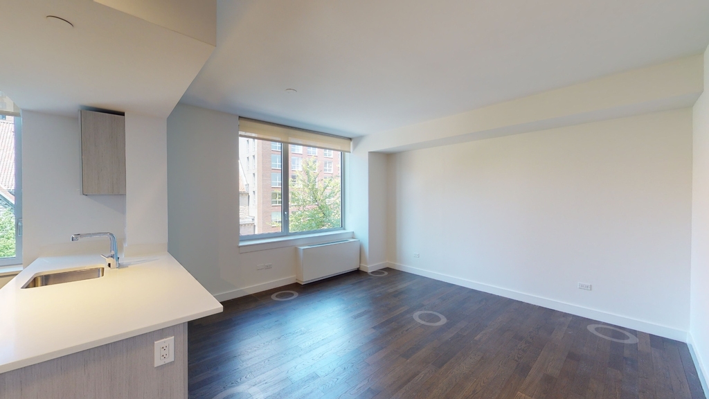 801 Amsterdam Ave - Photo 0