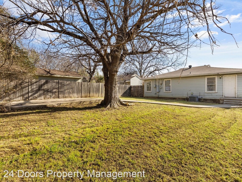 4366 Valentine St - Photo 18