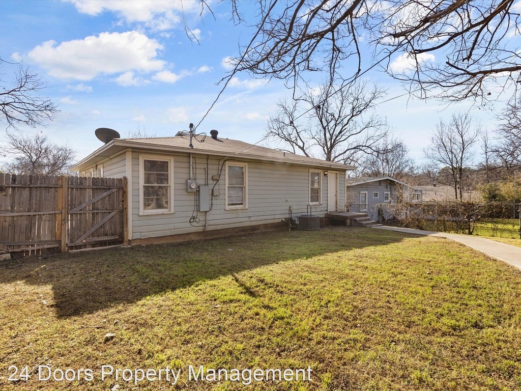 4366 Valentine St - Photo 21