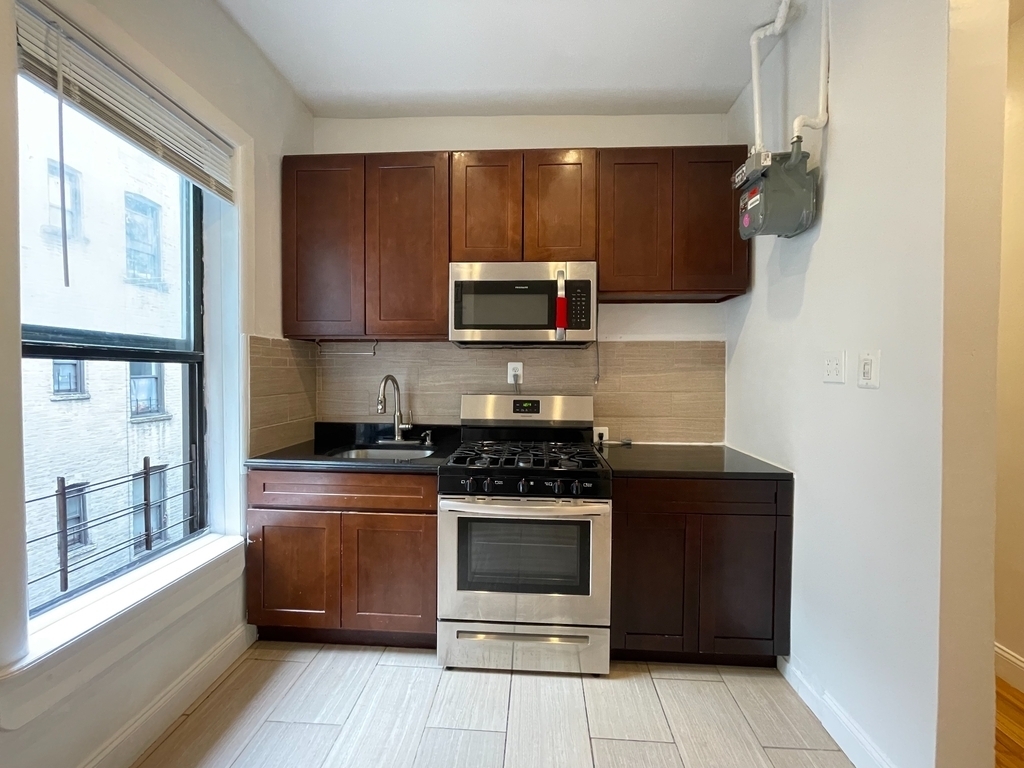 515 West 175th Street - Photo 10