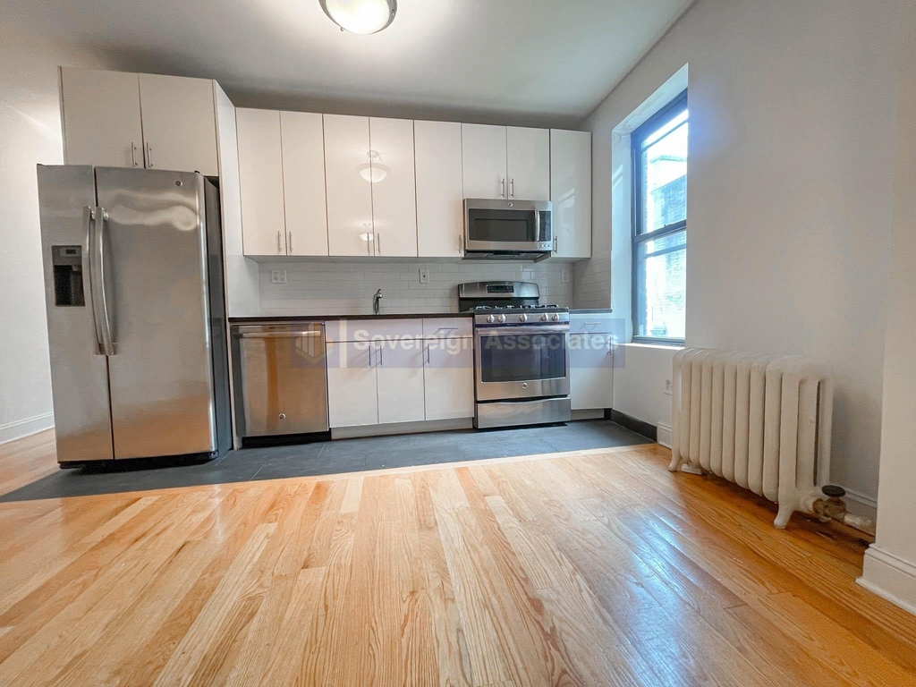 615 Fort Washington Avenue - Photo 8