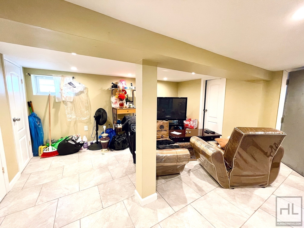 194-35 114 Drive - Photo 8