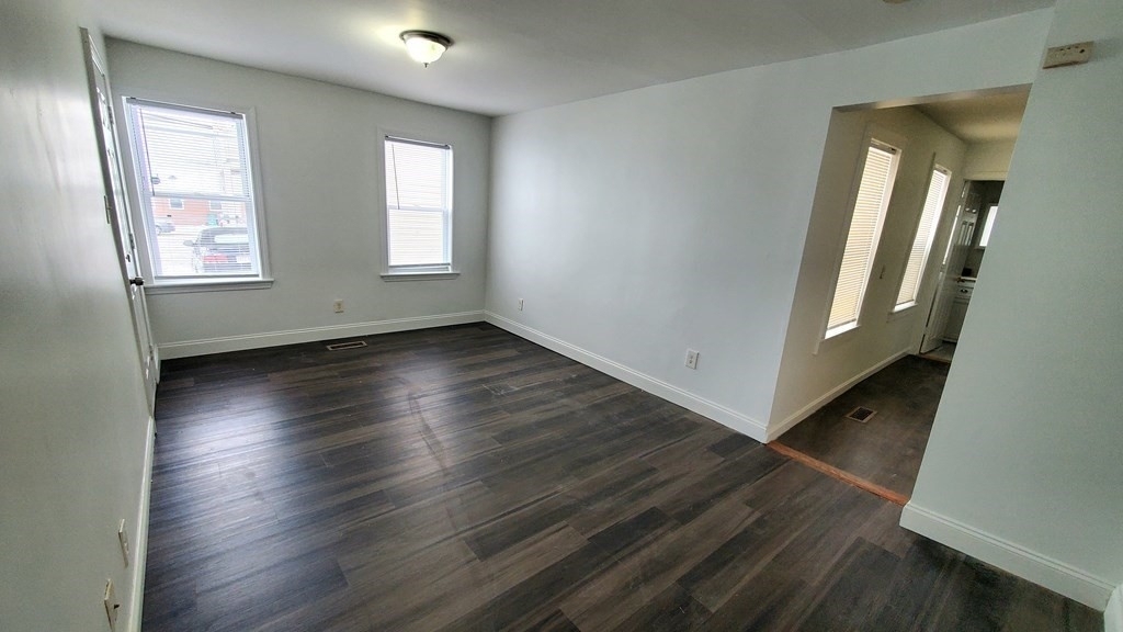 581 Lakeview Ave - Photo 4