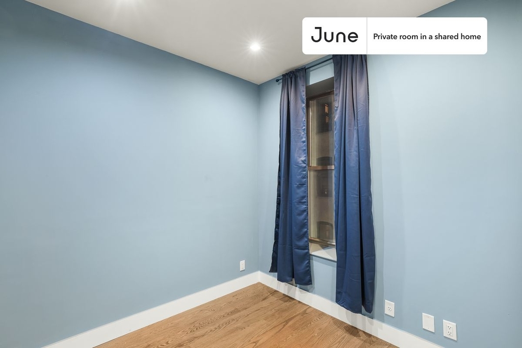 301 Saint Nicholas Avenue - Photo 1