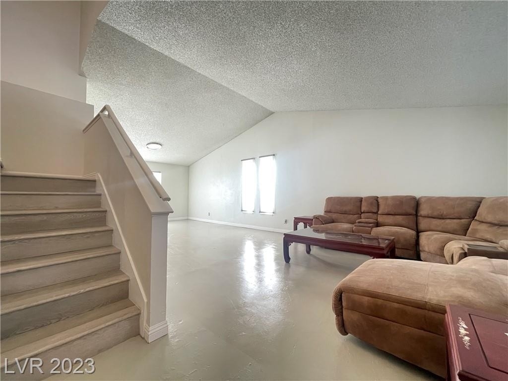 1731 Yellowwood Drive - Photo 3