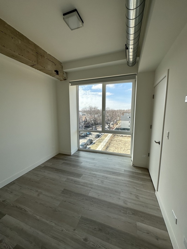 5700 N Ashland Avenue - Photo 8