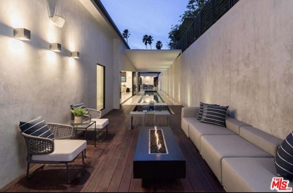 2084 Vine St - Photo 13