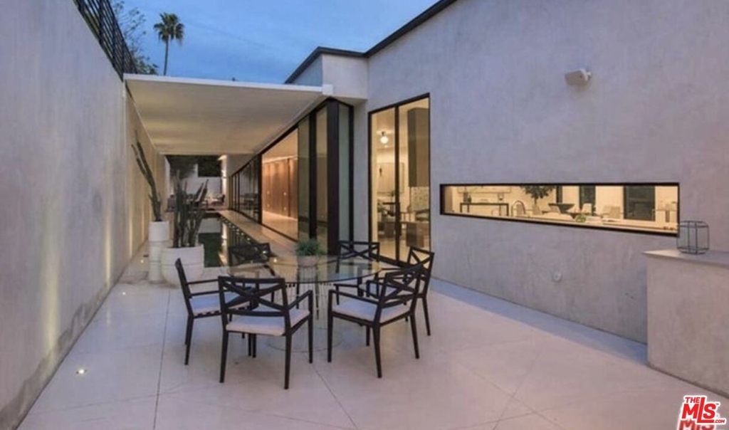 2084 Vine St - Photo 11