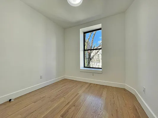 1027 Putnam Avenue - Photo 3