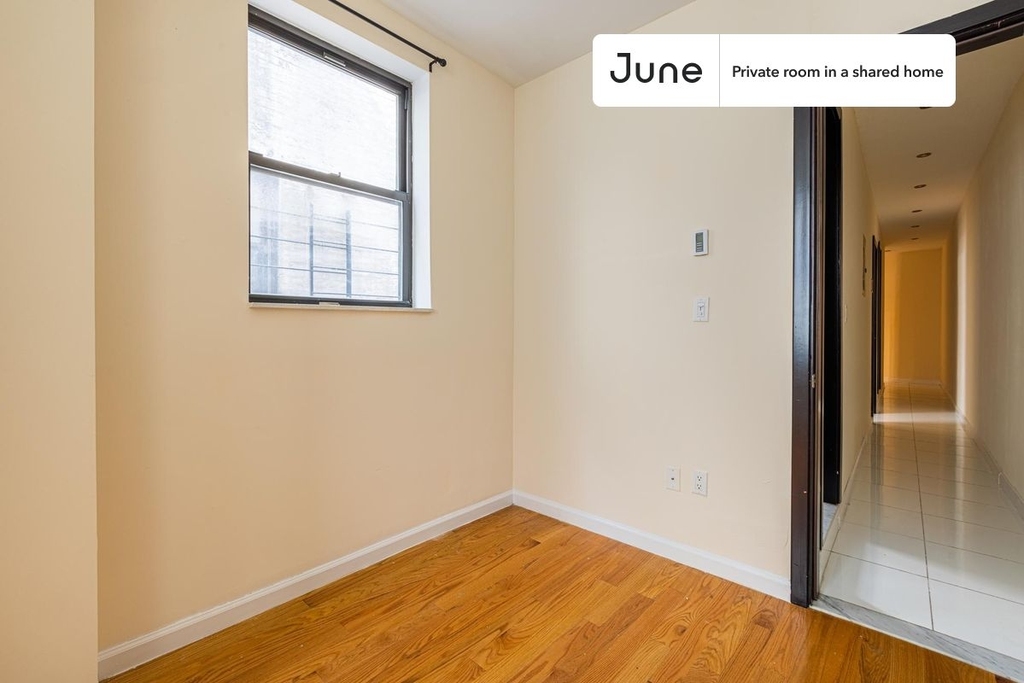 342 Manhattan Avenue - Photo 2