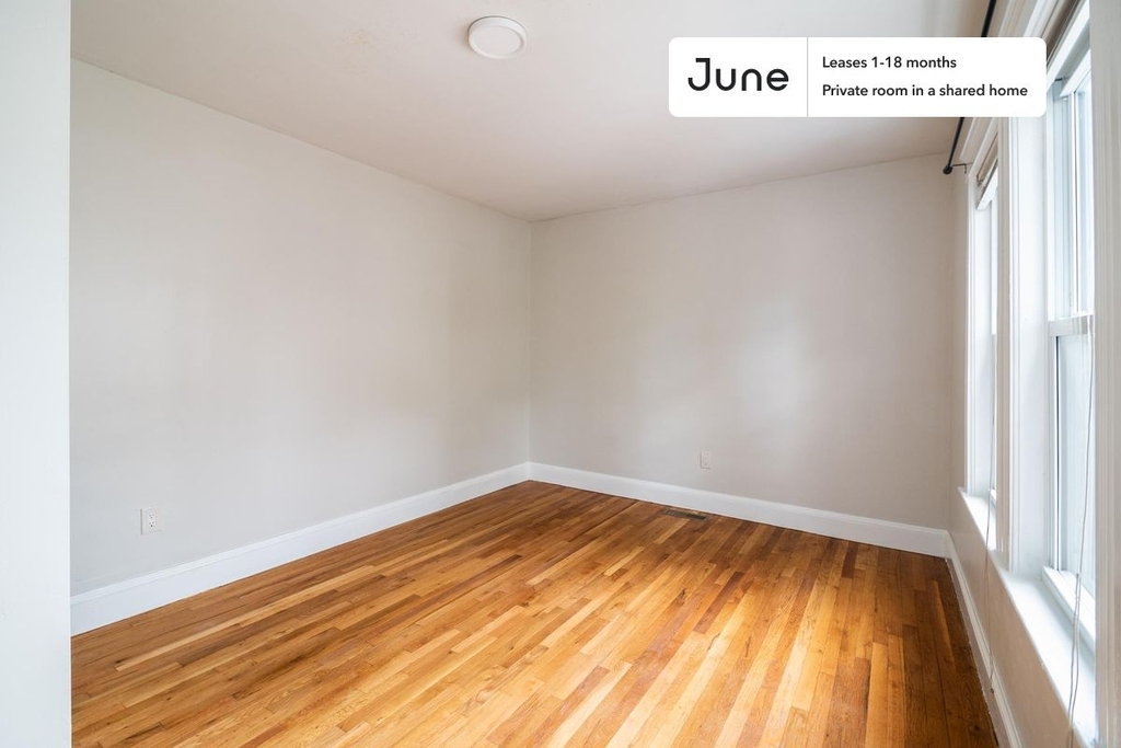 122 Hillside Street - Photo 1