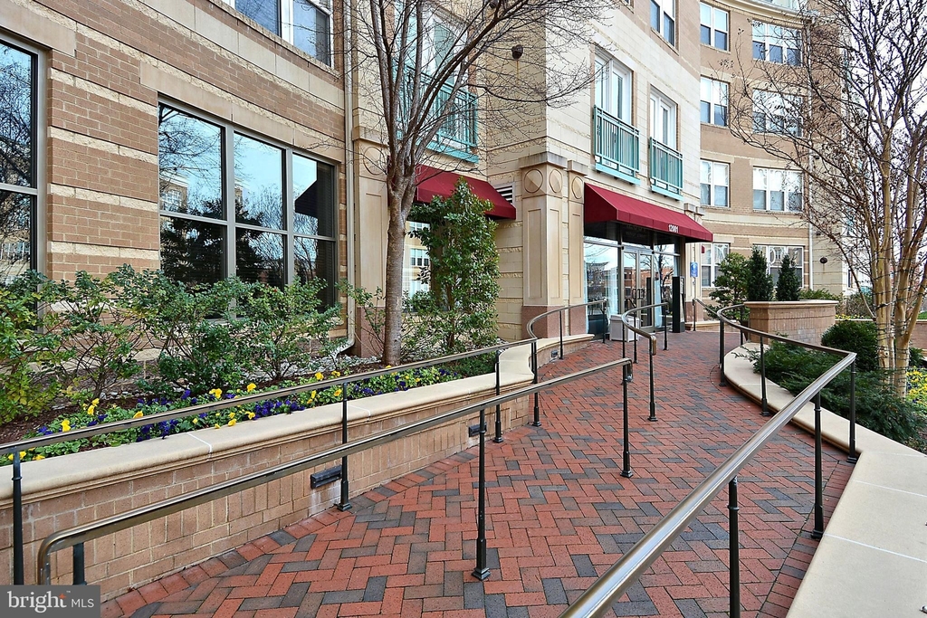 12001 Market Street - Photo 4