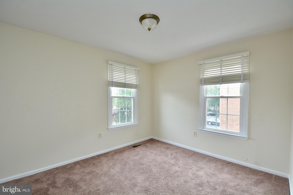 6155 Summer Park Lane - Photo 21