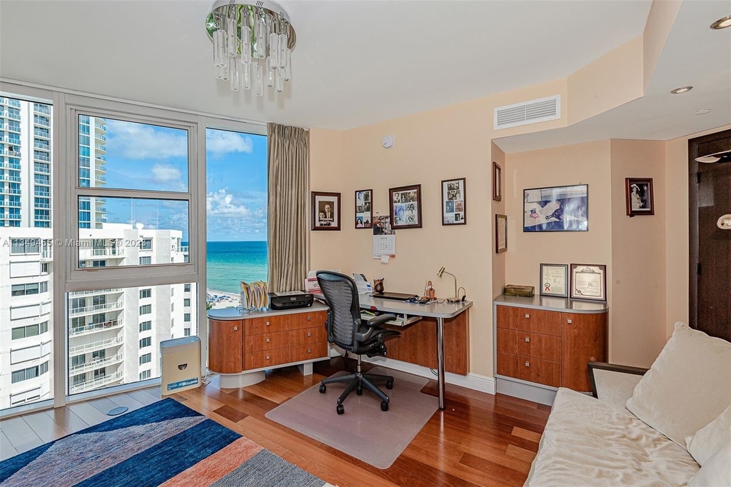 17201 Collins Ave - Photo 29