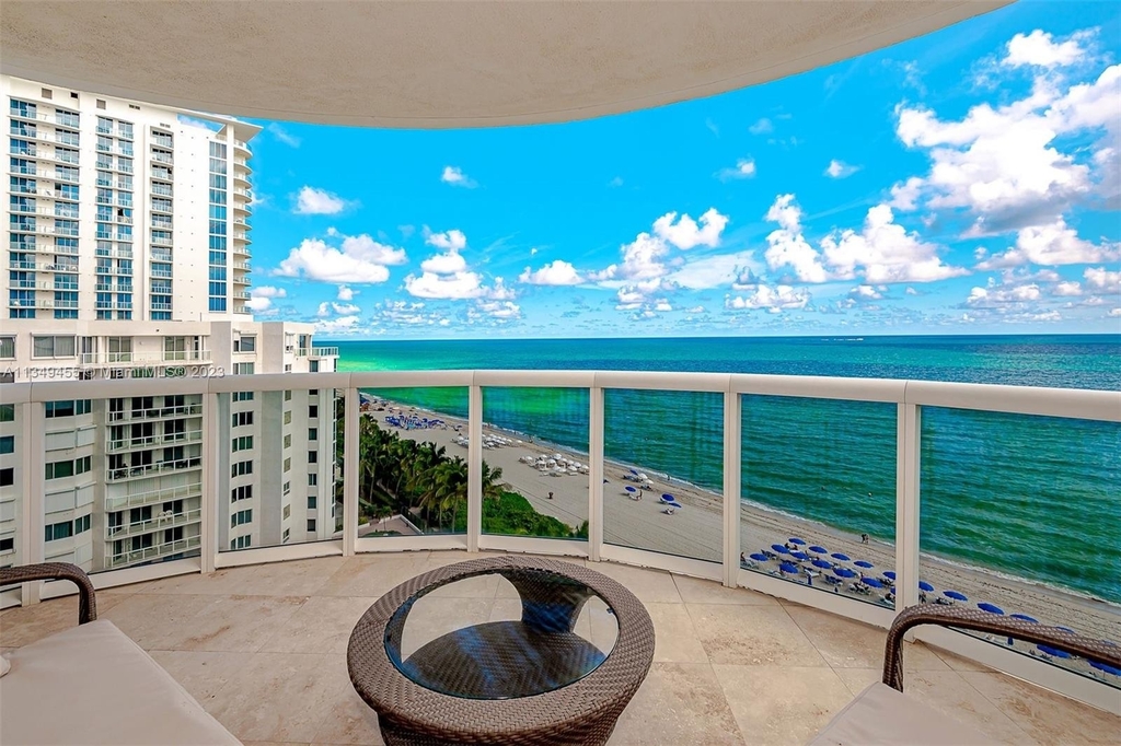 17201 Collins Ave - Photo 3