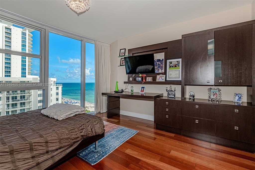 17201 Collins Ave - Photo 32