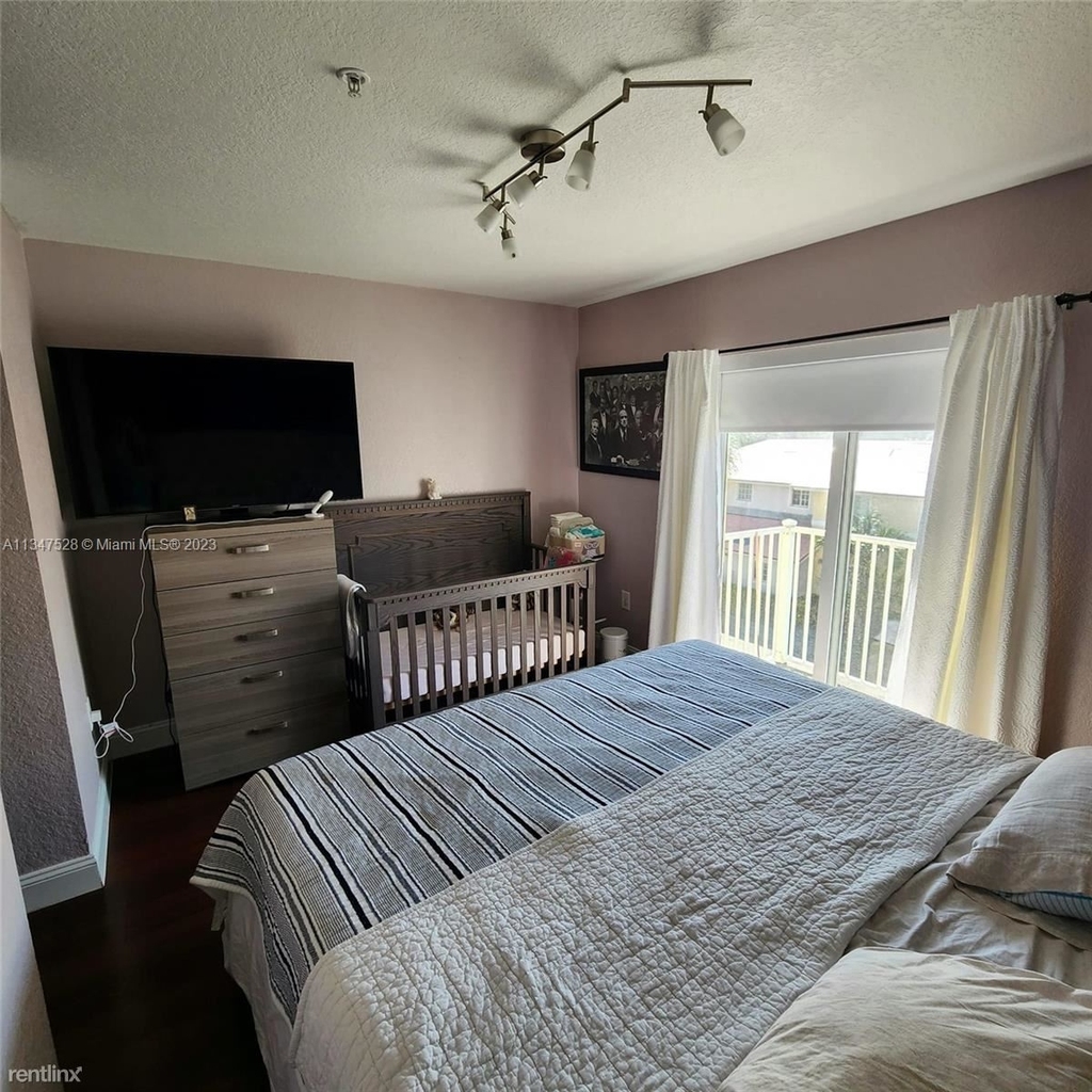 2196 Ne 167th St # 1-114 - Photo 10