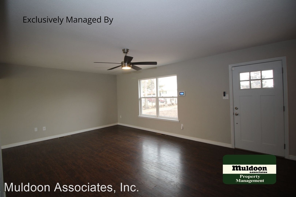 3113 Greenwood Cir - Photo 3