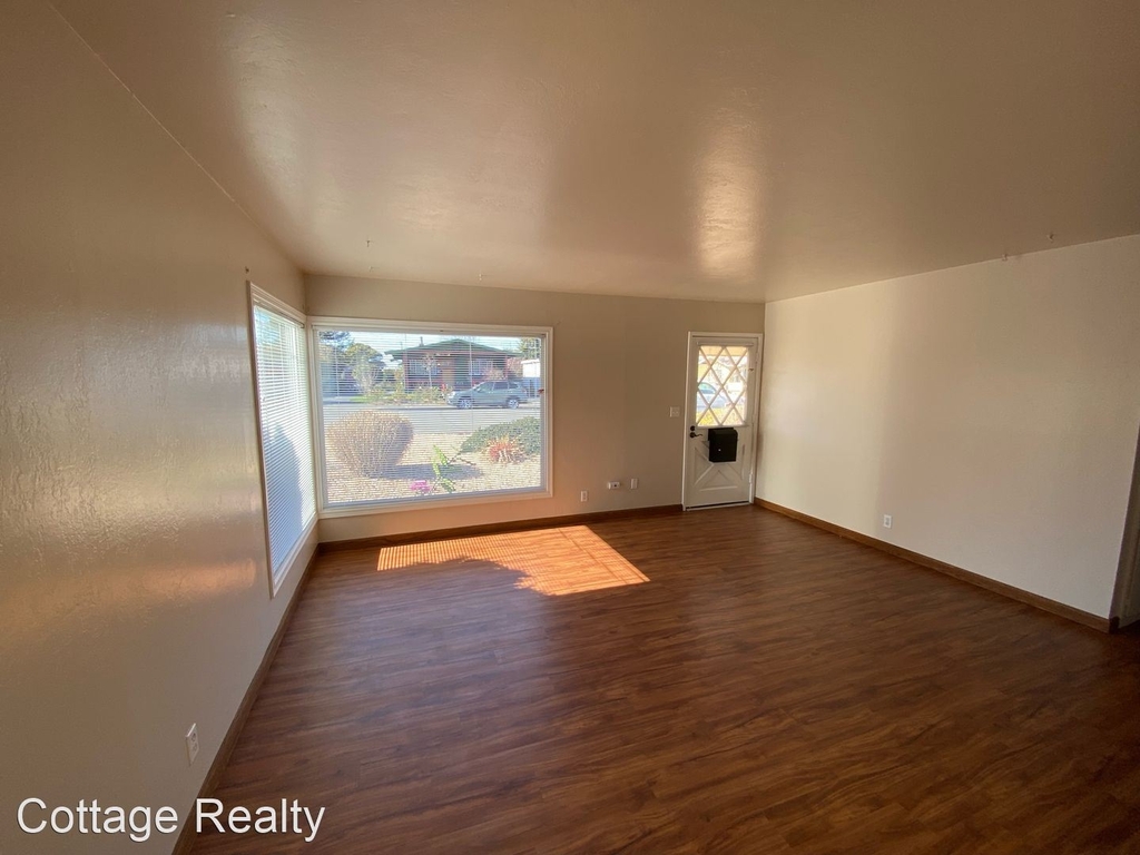 3135 Central Avenue - Photo 2