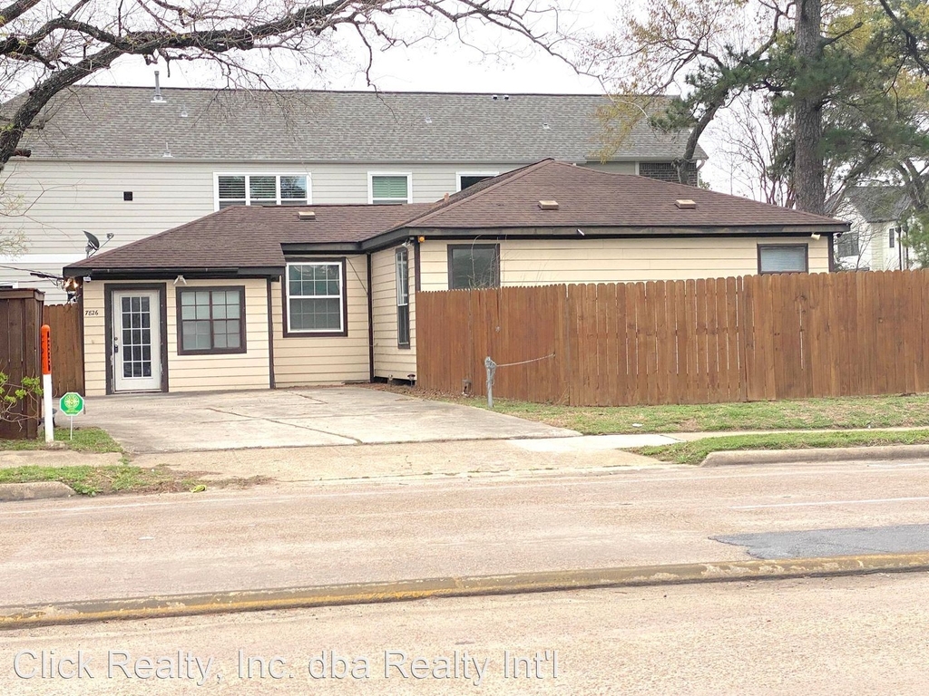 7826 Janak Dr - Photo 0