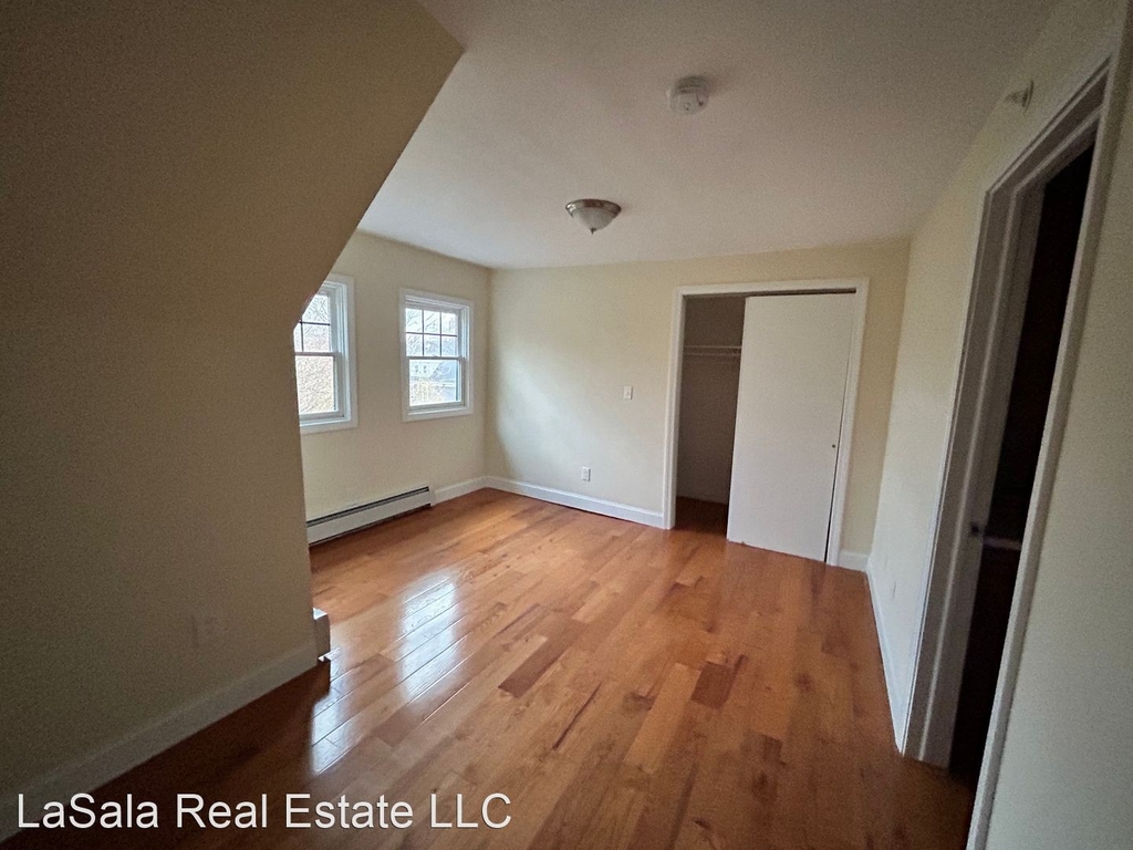 293-301 Farmington Ave. - Photo 2