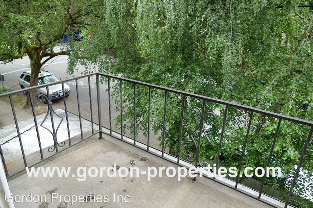 1215 Se 16th Ave - Photo 32