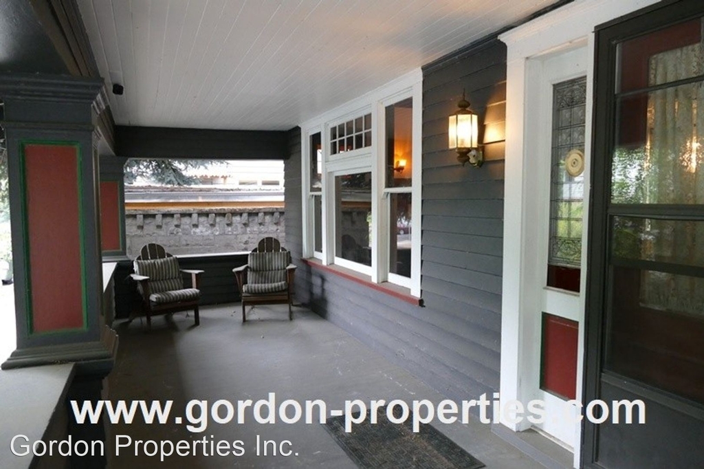 1215 Se 16th Ave - Photo 1