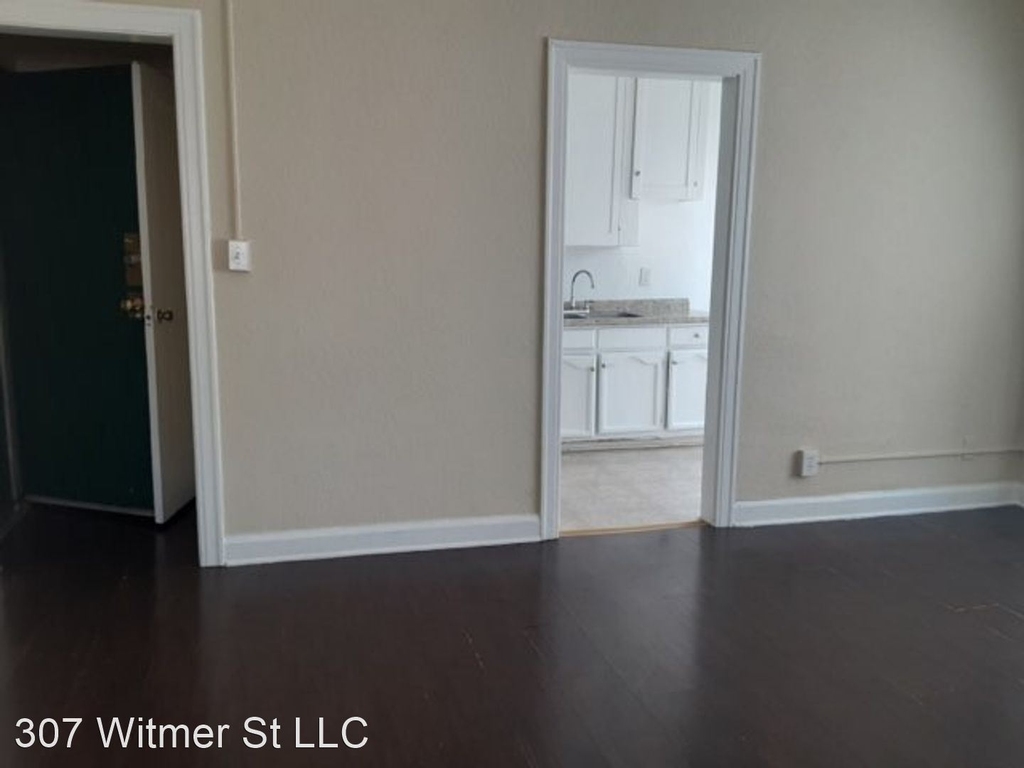 307 Witmer St - Photo 2