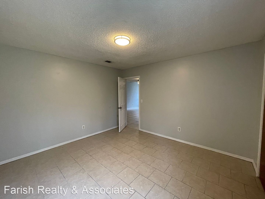 160 Bennett Circle - Photo 2