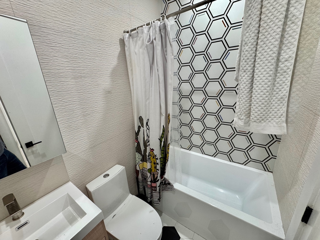 1027 Putnam Avenue - Photo 3