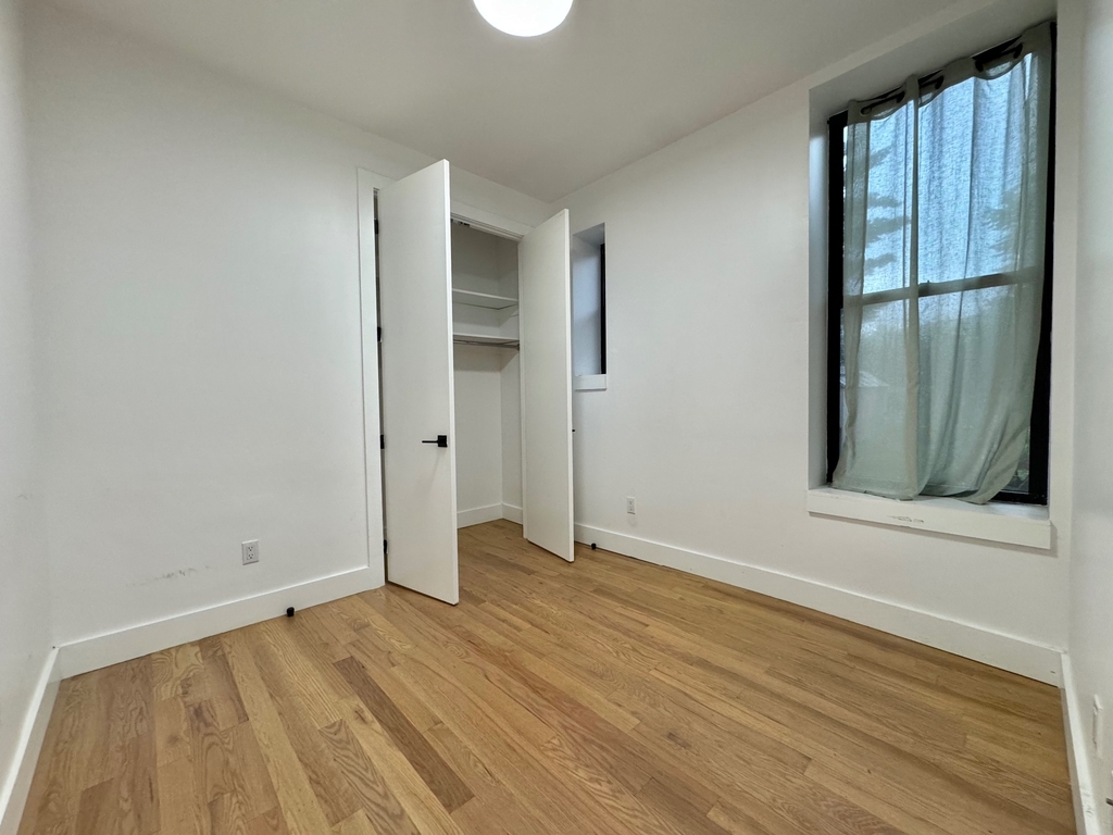 1027 Putnam Avenue - Photo 4