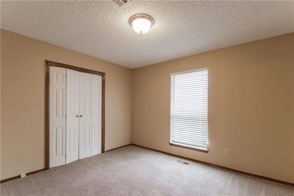 10609 S Blackwelder Avenue - Photo 11