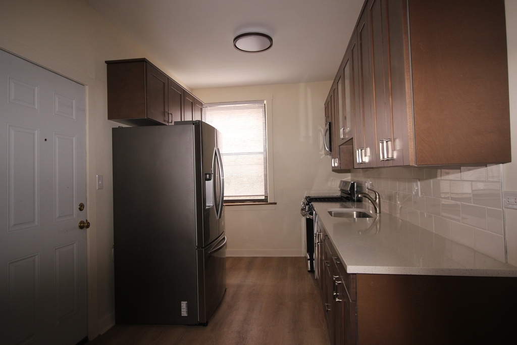 1163 E 52nd Street - Photo 2