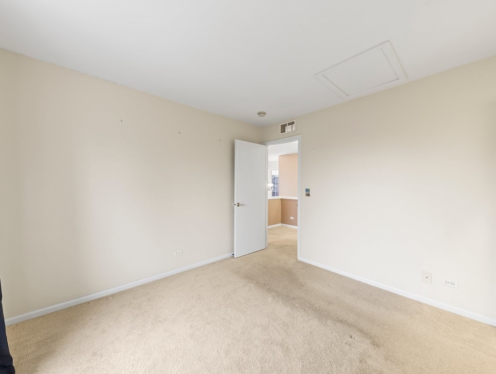 3328 Bromley Lane - Photo 11