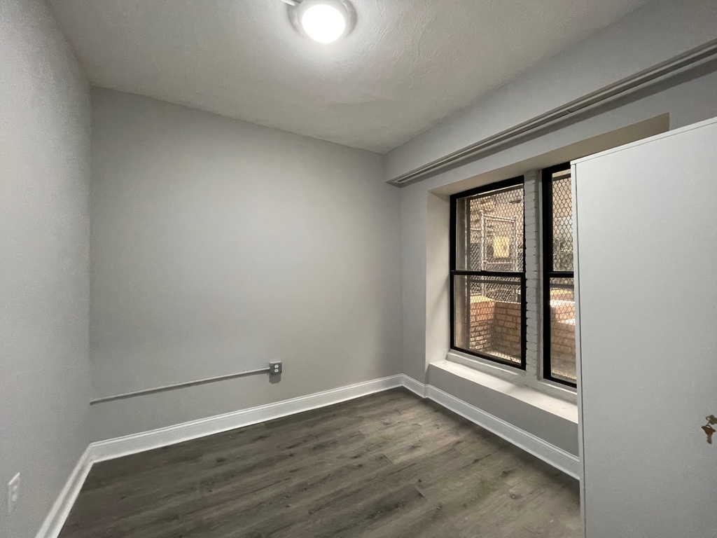 2172 Amsterdam Avenue - Photo 4